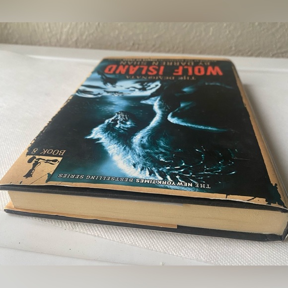 Wolf Island by Darren Shan The Demonata Series #18 Firts Edition 2009 - Picture 2 of 9